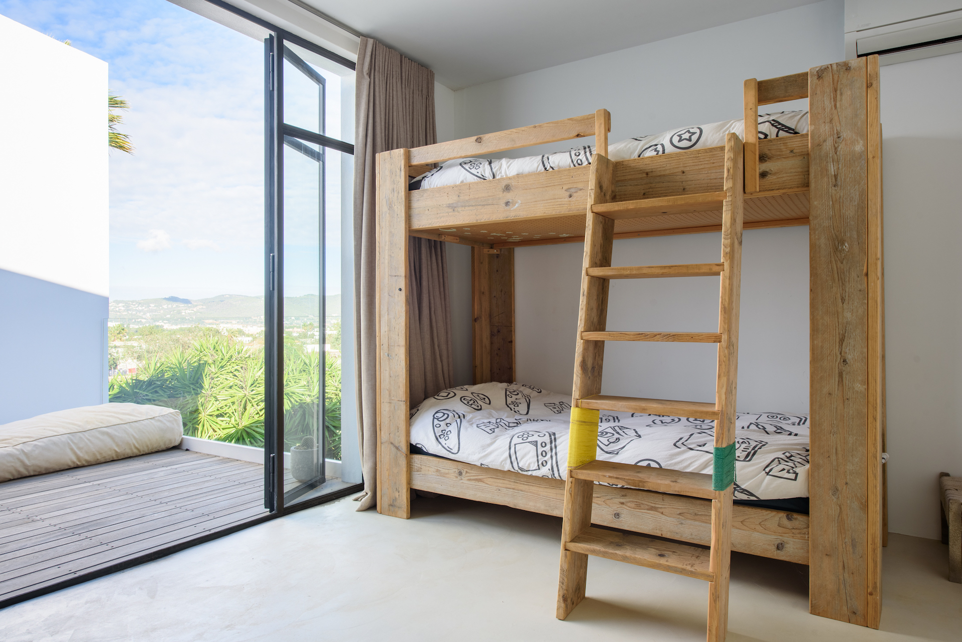 Resa Estates Ibiza te koop sale villa san augustin bunkbed.jpg